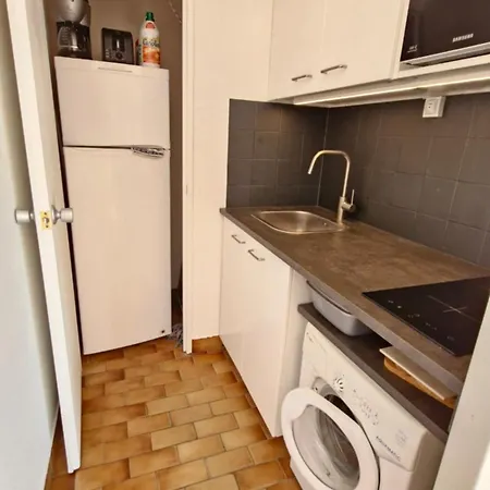 Capitelles Acces Direct Et Piscine - Balcon Parking - Ref Tedal